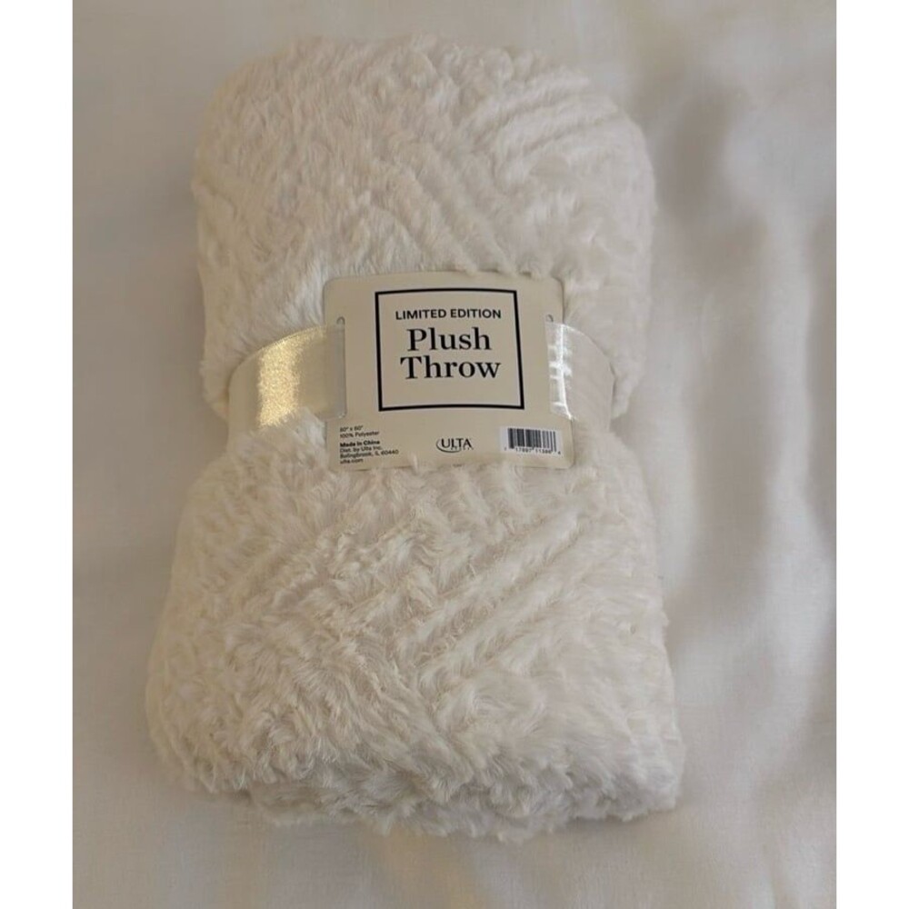 Throw - Ivory Plush NWT